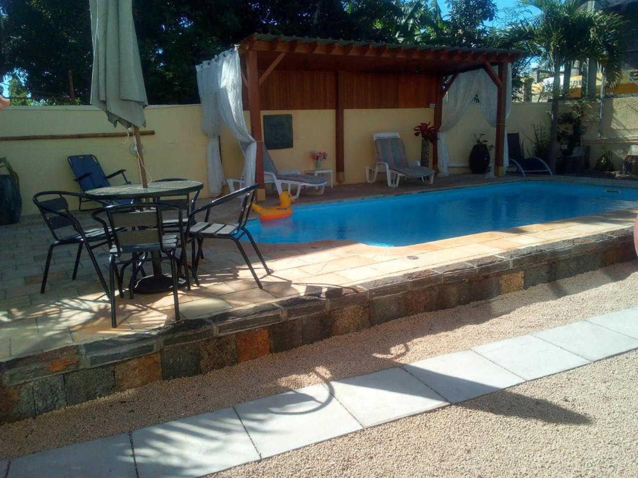 Jolie Villa Santa Avec Piscine Pointe aux Piments Ngoại thất bức ảnh